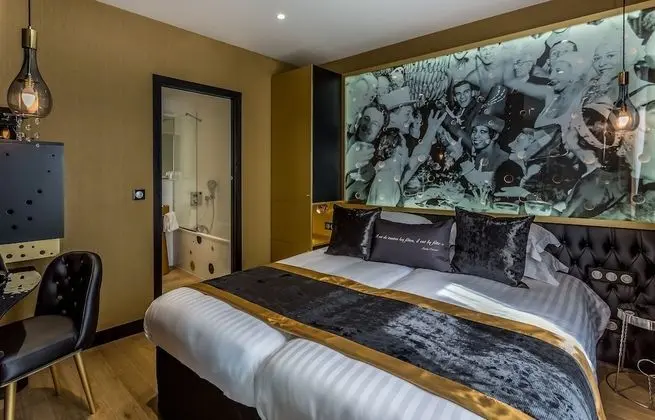 Deluxe Tek Büyük Yataklı Oda