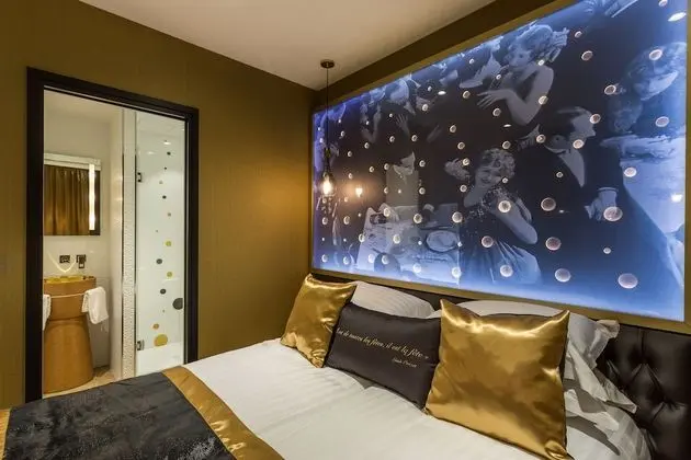 Deluxe Tek Büyük Yataklı Oda