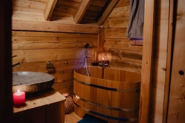 Ev, Özel Banyo, Dağ Manzaralı (Cabane familliale)