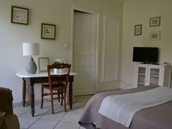 Tek Büyük Yataklı Oda, Özel Banyo, Bahçe Manzaralı
