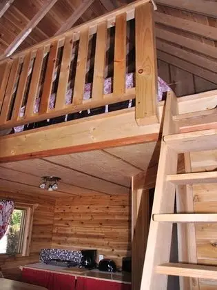 Cabane dans les Arbres Le Hibou