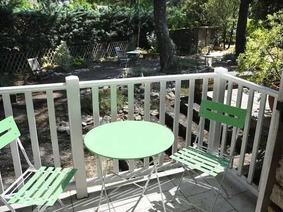 Deluxe Tek Büyük veya İki Ayrı Yataklı Oda, Balkon, Bahçe Manzaralı