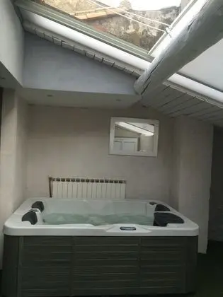 Deluxe Tek Büyük Yataklı Oda (SPA)