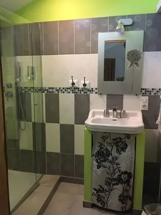 Üç Kişilik Oda
