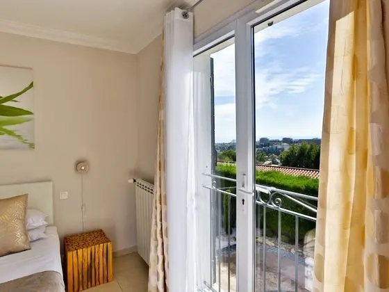 Tek Büyük Yataklı Oda, Özel Banyo, Deniz Manzaralı (Luxe)