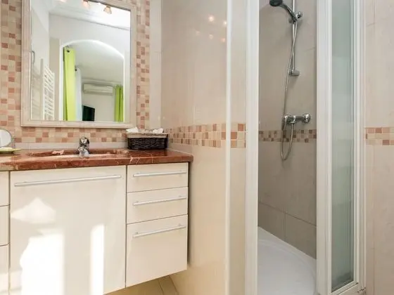 Tek Büyük Yataklı Oda, Özel Banyo, Deniz Manzaralı (Luxe)