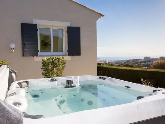 Tek Büyük Yataklı Oda, Özel Banyo, Deniz Manzaralı (Luxe)