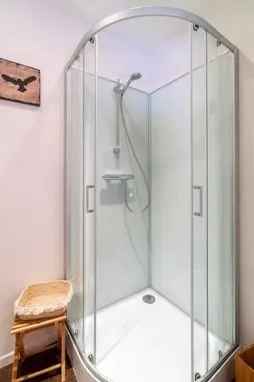 Üç Kişilik Oda (Hibou)