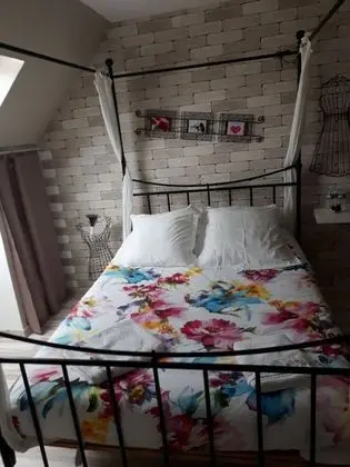 Family Oda, Bahçe Manzaralı (Romantique)