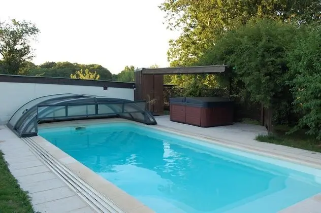 Tek Büyük Yataklı Oda, Havuz Kullanımı, Havuz Manzaralı (16m2)