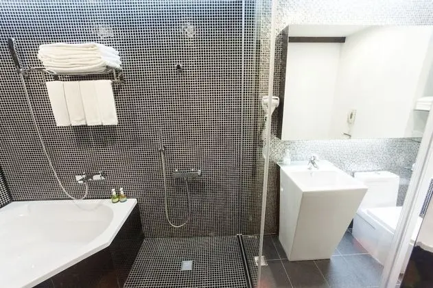 Dört Kişilik Oda (Hanatsuki )