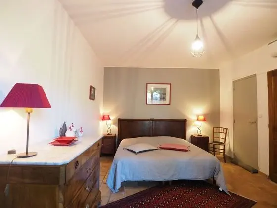 Deluxe Tek Büyük Yataklı Oda, Özel Banyo, Bahçe Manzaralı ( Orange)