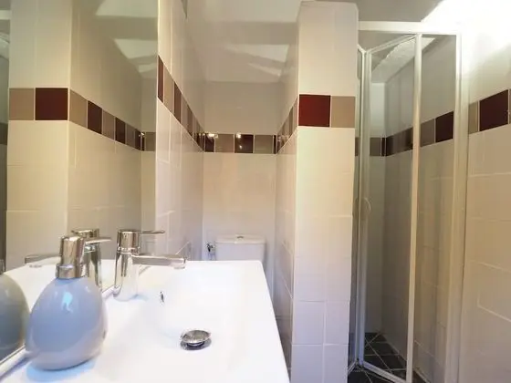 Standard Tek Büyük Yataklı Oda, Özel Banyo ( Aubergine)