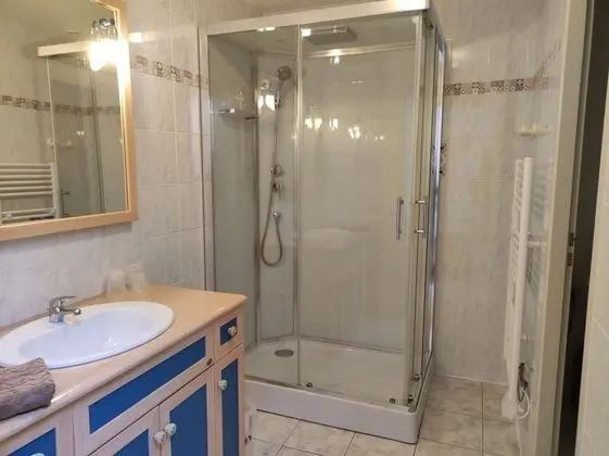 Tek Büyük Yataklı Oda (Parthenay)