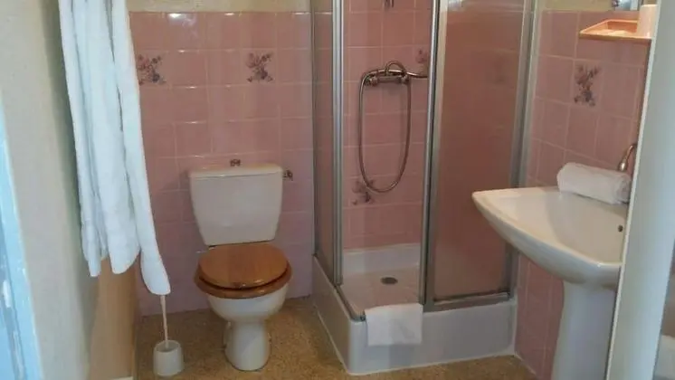 Üç Kişilik Oda