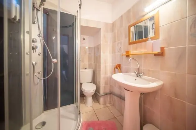 Comfort Ortak Ranzalı Oda, Banyolu/Duşlu, Avlu Manzaralı (Dortoir avec 3 lits)