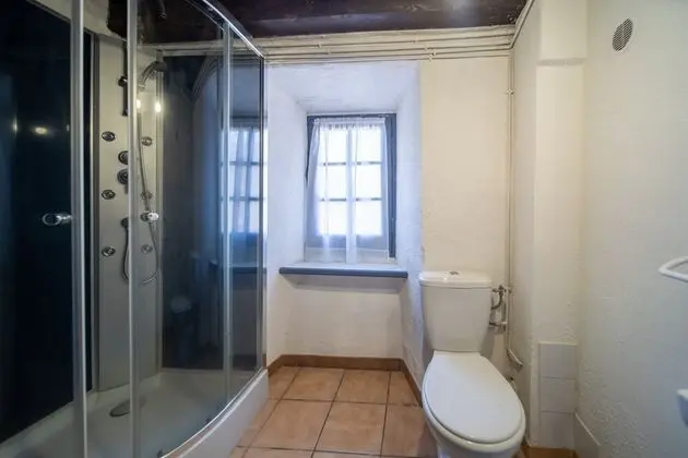 Comfort Ortak Ranzalı Oda, Banyolu/Duşlu, Avlu Manzaralı (Dortoir avec 6 lits)