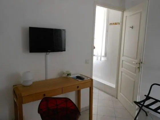 Standard Tek Büyük Yataklı Oda (20m²)