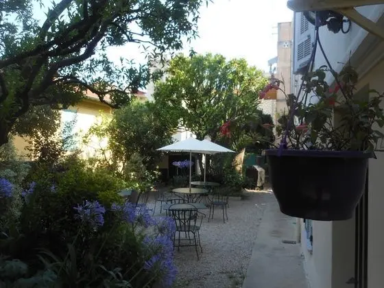 Standard Tek Büyük Yataklı Oda (20m²)