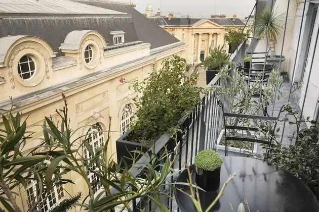 Superior Oda, Balkon