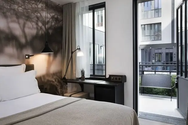 Club Tek Büyük Yataklı Oda