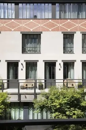 Club Tek Büyük Yataklı Oda