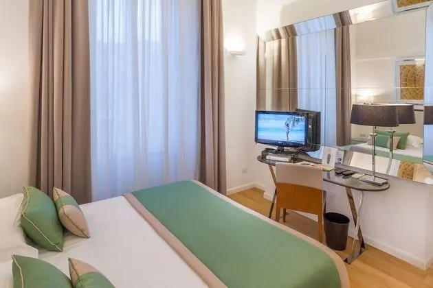 Deluxe Üç Kişilik Oda