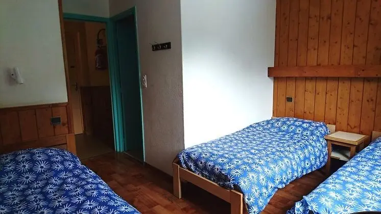 Üç Kişilik Oda
