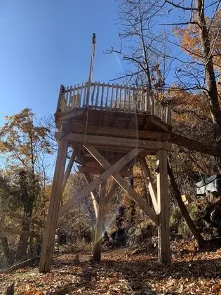 Kulübe, Dağ Manzaralı (Perché dans les Arbres )