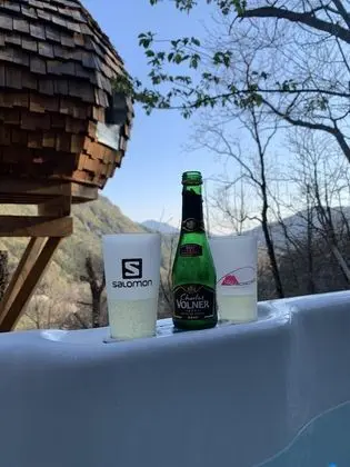 Kulübe, Dağ Manzaralı (Perché dans les Arbres )