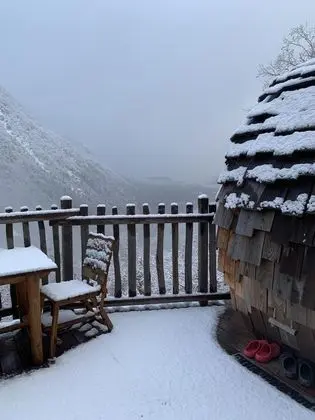 Kulübe, Dağ Manzaralı (Perché dans les Arbres )