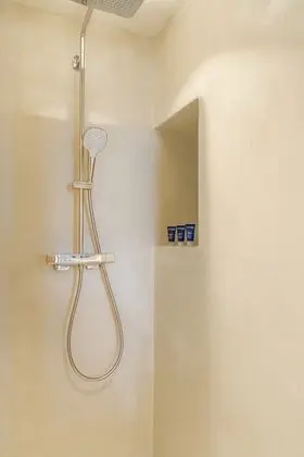 Design Tek Büyük Yataklı Oda, Deniz Manzaralı