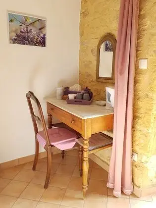 Traditional Tek Büyük Yataklı Oda