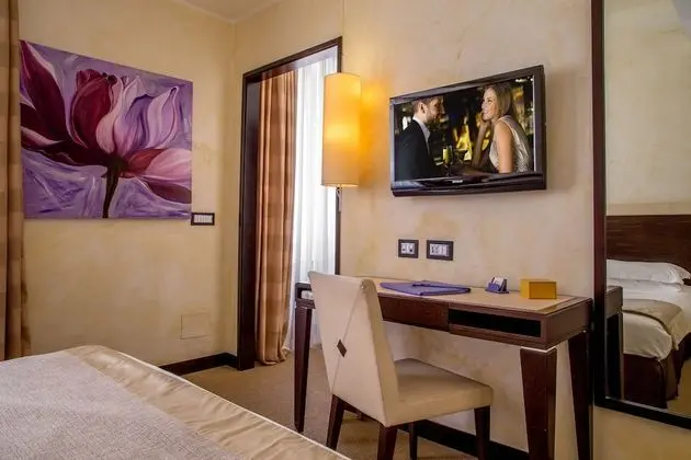 Deluxe Tek Büyük Yataklı Oda