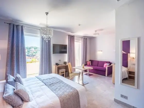 Deluxe Tek Büyük veya İki Ayrı Yataklı Oda, Deniz Manzaralı