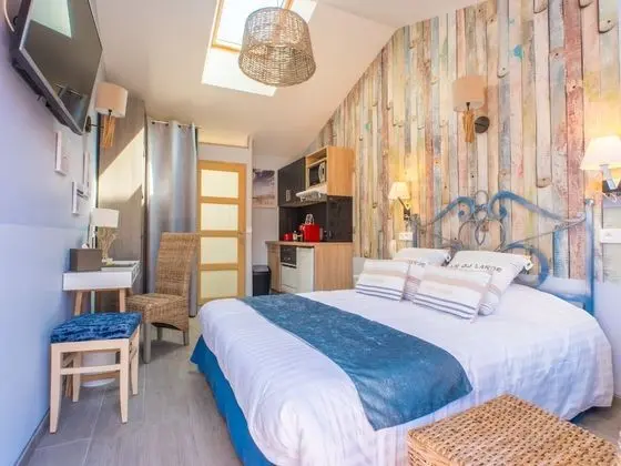 Exclusive Tek Büyük Yataklı Oda, Havuz Manzaralı