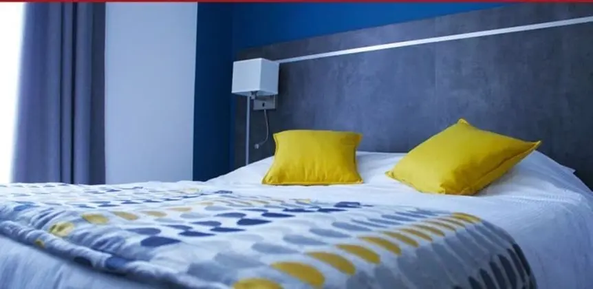 Exclusive Tek Büyük Yataklı Oda, Havuz Manzaralı