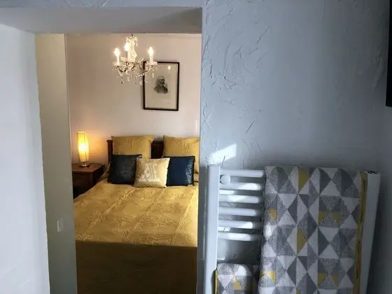 Classic Tek Büyük Yataklı Oda, Banyolu/Duşlu, Bahçe Manzaralı (Hoopoes Room Garden View)