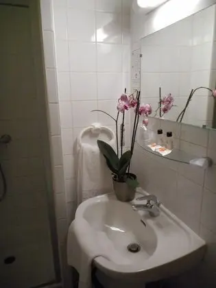 Standard Üç Kişilik Oda, 3 Tek Kişilik Yatak