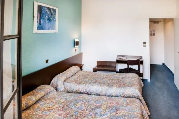 Tek Büyük veya İki Ayrı Yataklı Oda