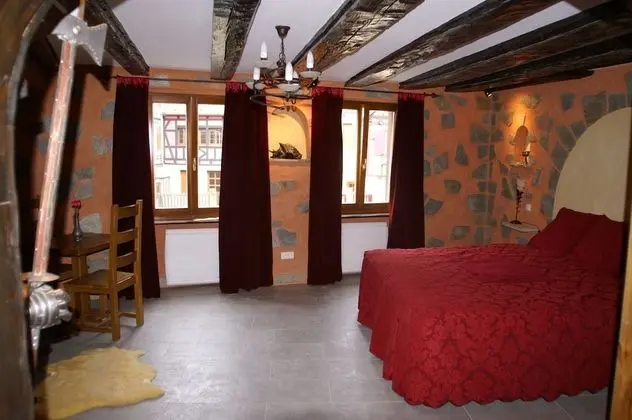 Tek Büyük Yataklı Oda (Medieval)