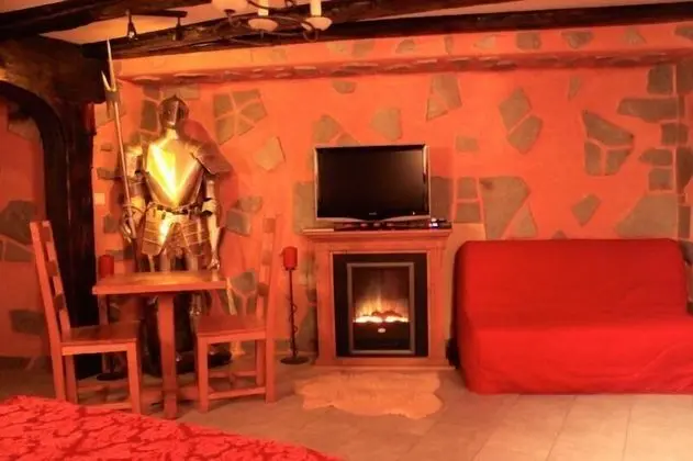 Tek Büyük Yataklı Oda (Medieval)