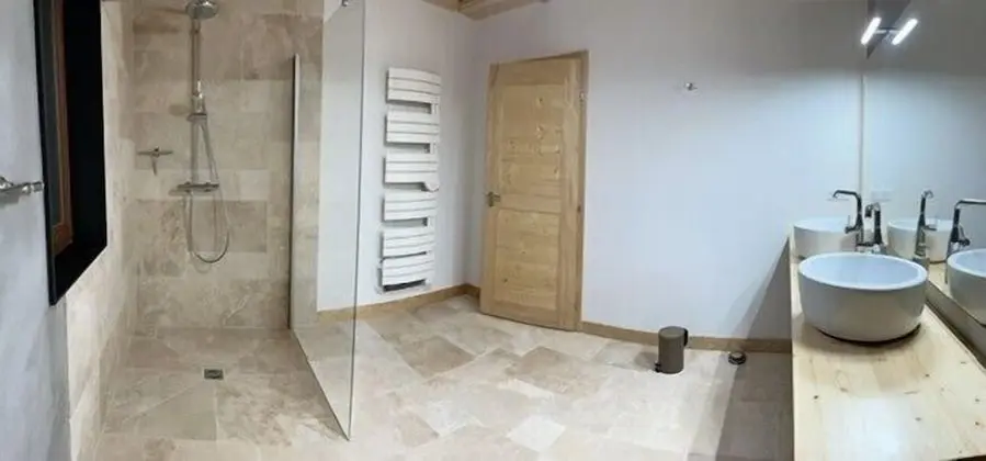 Deluxe Ev, Banyolu/Duşlu (Carré Haut Meublé tourism)
