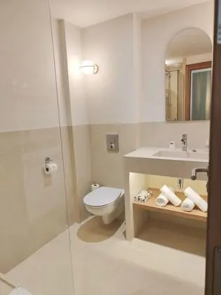 Büyük Yataklı Tek Kişilik Oda