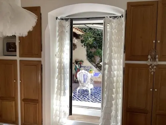 Tek Büyük Yataklı Oda, Havuz Manzaralı