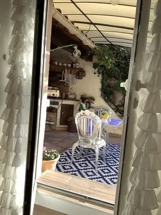 Tek Büyük Yataklı Oda, Havuz Manzaralı