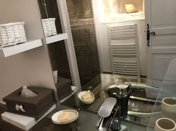 Süit, Havuz Manzaralı, Zemin Kat (La Généreuse)
