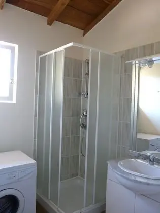 Kır Evi, Banyolu/Duşlu (Emeraude)