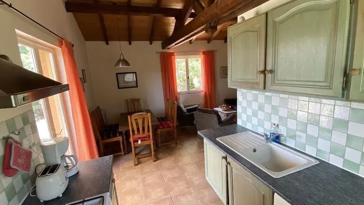 Kır Evi, Banyolu/Duşlu (Emeraude)