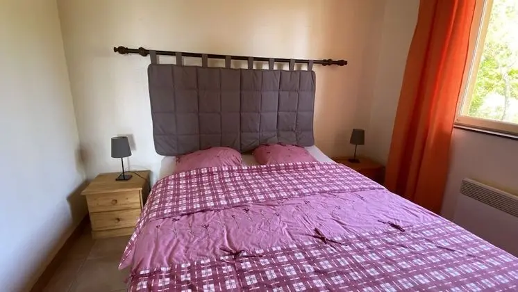 Kır Evi, Banyolu/Duşlu (Emeraude)